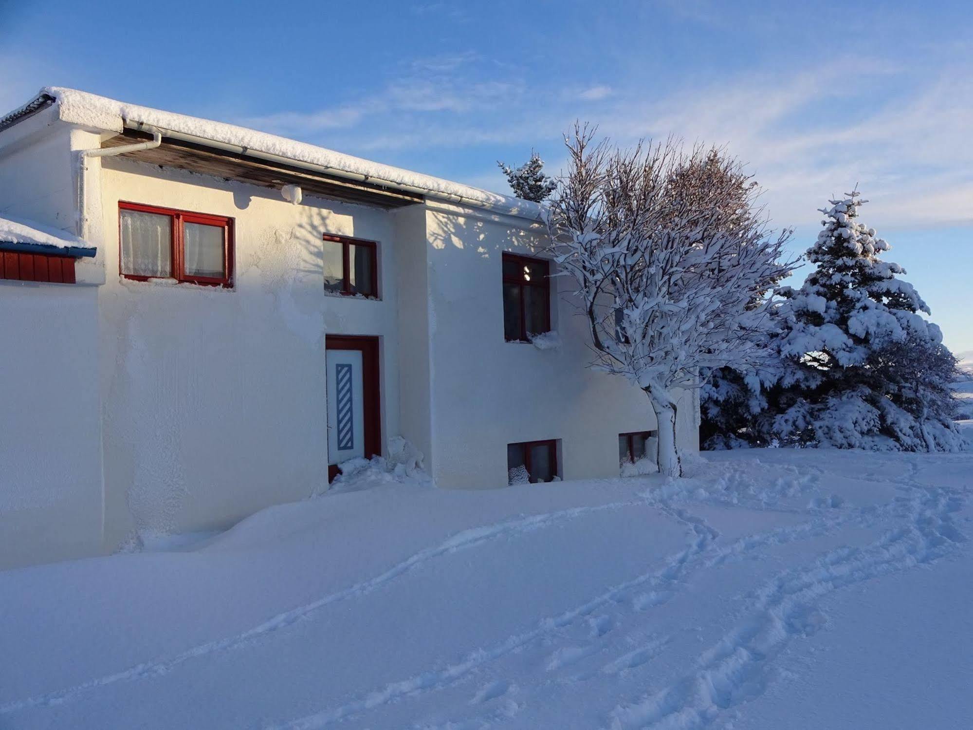 Brekkulaekur Guesthouse Hunathing Vestra ภายนอก รูปภาพ